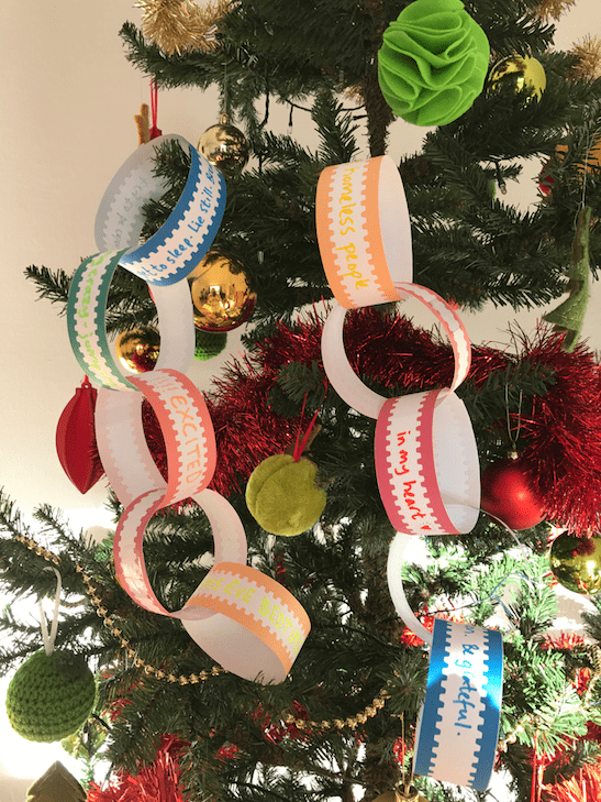 Xmas Paper chain decoration
